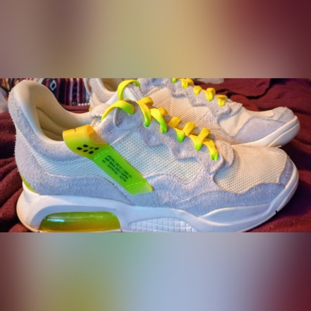 Nike MA2 Volts